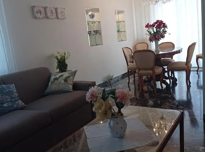 Down Town Emily Apartman